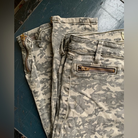 Guess jeans - size 23 skinny - army green - Picture 3 of 6